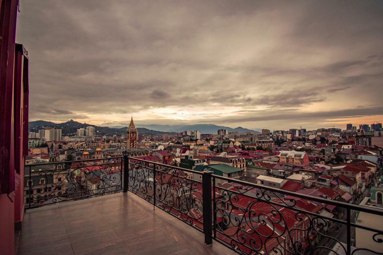 Daros Apartment Batumi Esterno foto