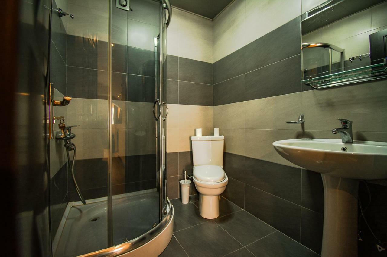 Daros Apartment Batumi Esterno foto