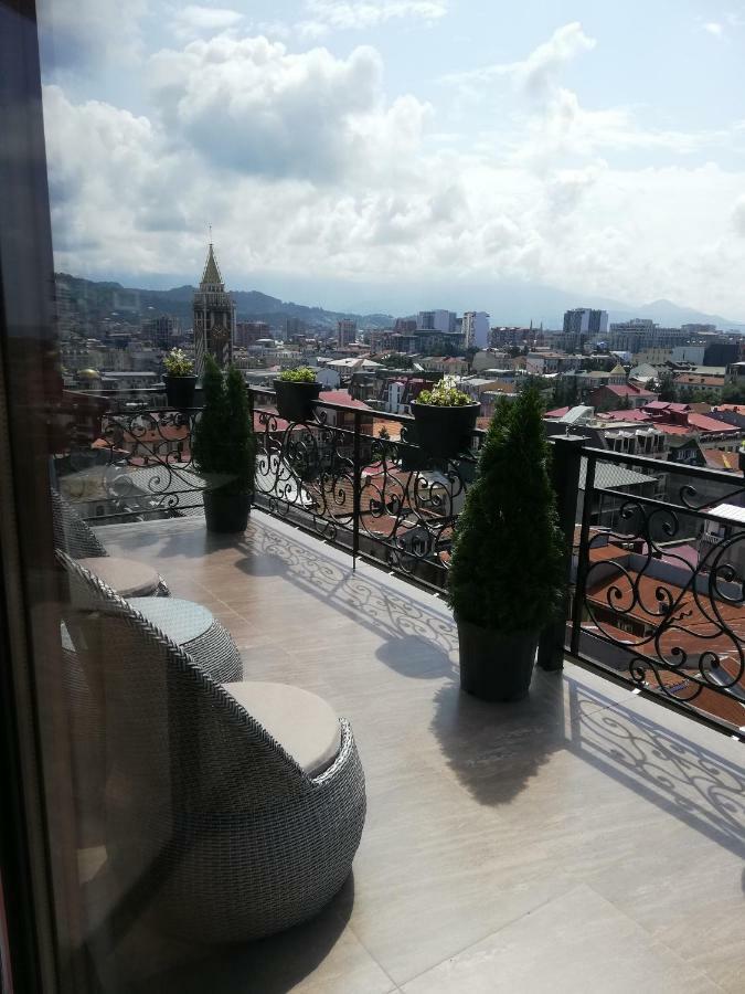 Daros Apartment Batumi Esterno foto