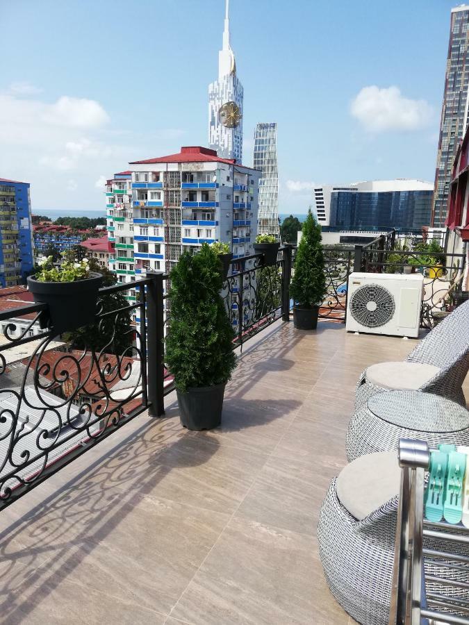 Daros Apartment Batumi Esterno foto